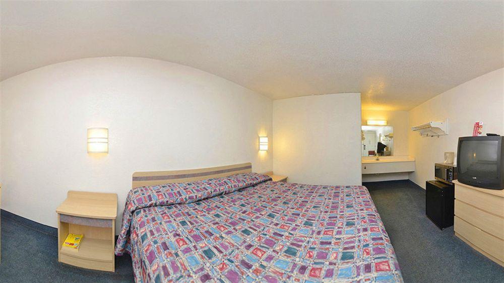 Mentor Home Inn And Suites Szoba fotó
