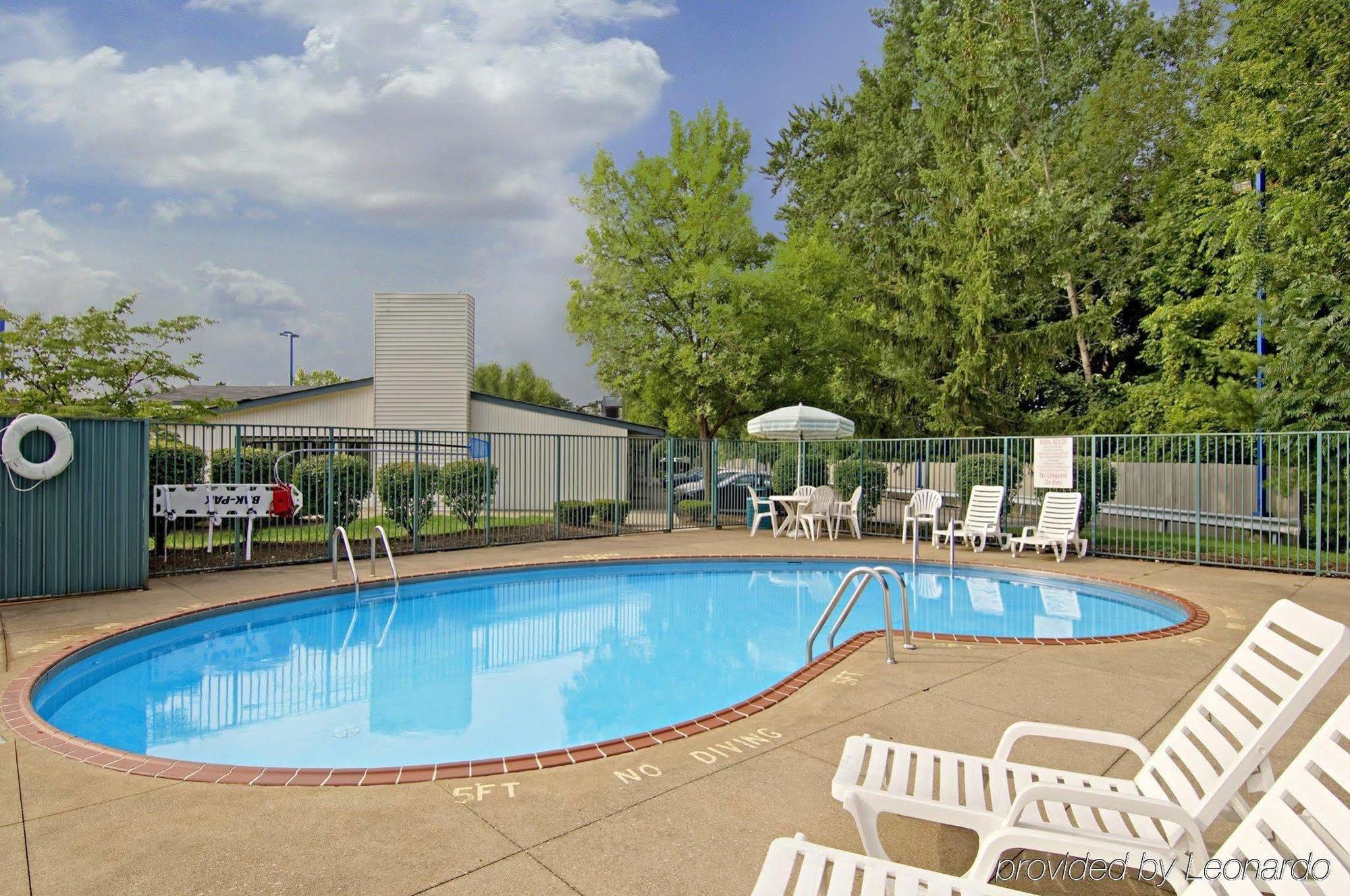 Mentor Home Inn And Suites Kültér fotó