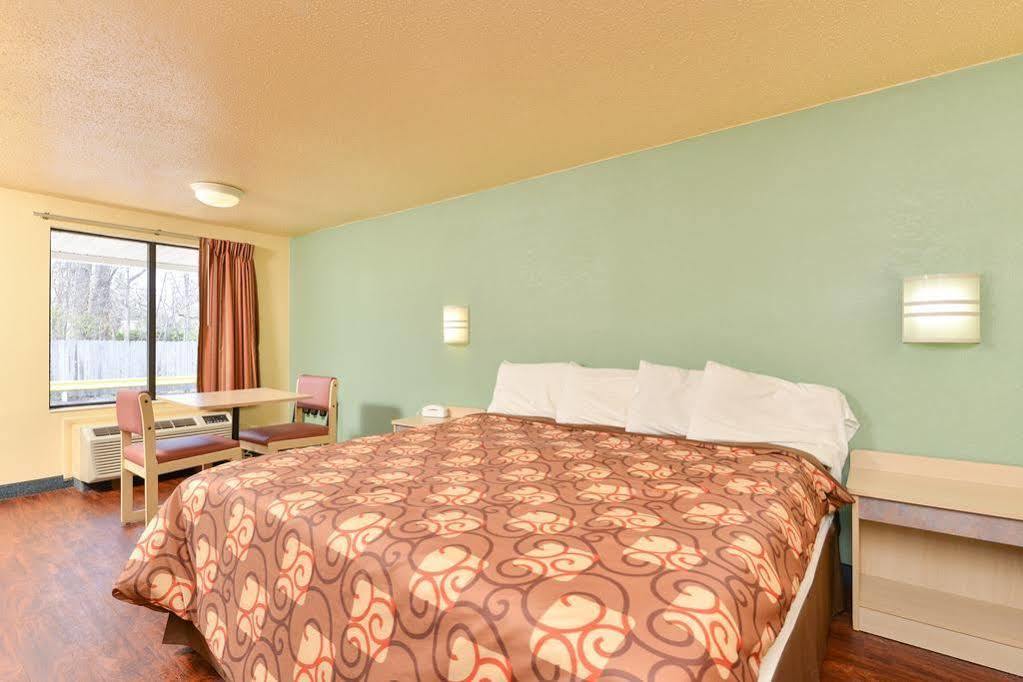 Mentor Home Inn And Suites Kültér fotó